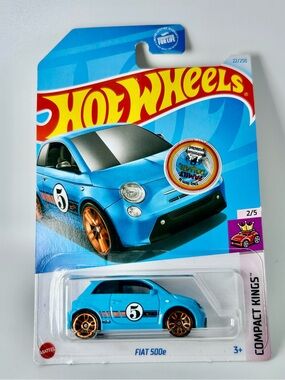 Hot Wheels Compact Kings Fiat 500e Baby Blue NEW 2023 Family Dollar 2/5 22/250